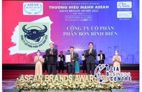 Công ty Cổ phần Phân bón Bình Điền đón nhận danh hiệu "TOP 10 Thương hiệu Mạnh ASEAN 2022"